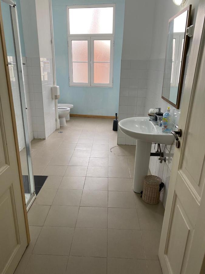 Classic Chiado 1 - Central Guest House Room With Shared Bathroom Лісабон Екстер'єр фото